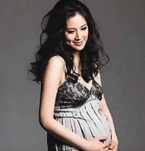 徐子淇爆料粤语视频,揭秘豪门背后的真实生活 第2张 徐子淇爆料粤语视频,揭秘豪门背后的真实生活 第2张